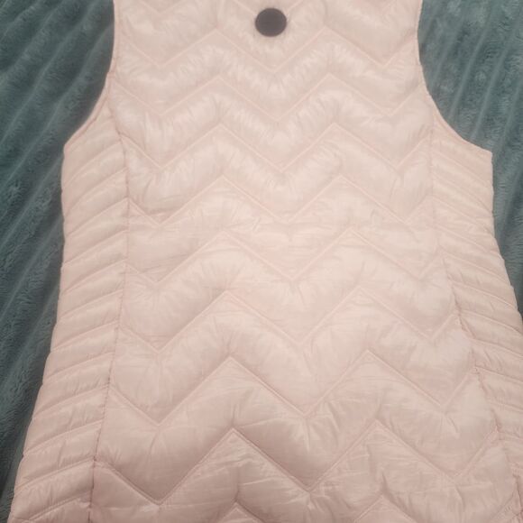 Clavin Klein Light Pink Quilted Vest with Zipper - Picture 8 of 9